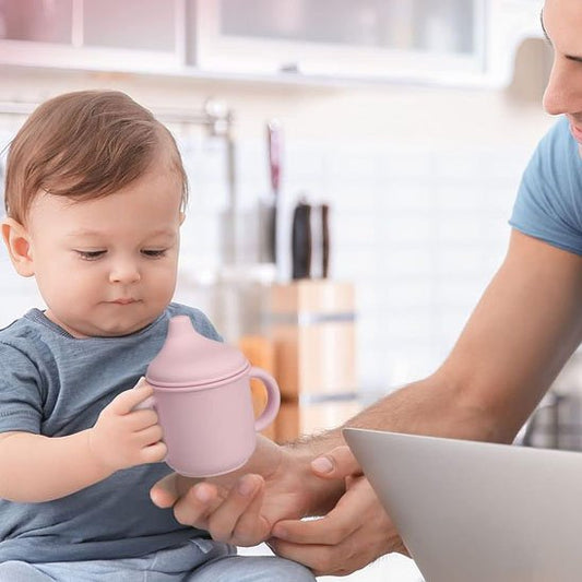 bébé attrape verre bébé incassable tasse apprentissage avec papa